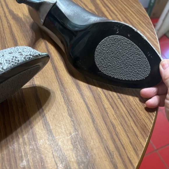 Stuart Whitman silver lace shoes with rhinestones - Picture 7 of 11